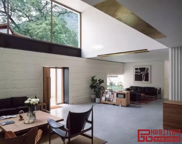 繽紛的文化經(jīng)過世代承啟、沉淀、深化和揚(yáng)棄,賦予當(dāng)代家居空間溫度和情感(濟(jì)南天地儒風(fēng)孔子文化產(chǎn)業(yè)有限公司供圖) 繽紛的文化經(jīng)過世代承啟、沉淀、深化和揚(yáng)棄,賦予當(dāng)代家居空間溫度和情感(濟(jì)南天地儒風(fēng)孔子文化產(chǎn)業(yè)有限公司供圖)