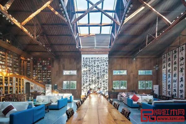 家居空間揉進(jìn)文創(chuàng)藝術(shù)最細(xì)膩的情感,置身于其中的觀者、居者,都對(duì)其鐘愛有加(濟(jì)南天地儒風(fēng)孔子文化產(chǎn)業(yè)有限公司供圖) 家居空間揉進(jìn)文創(chuàng)藝術(shù)最細(xì)膩的情感,置身于其中的觀者、居者,都對(duì)其鐘愛有加(濟(jì)南天地儒風(fēng)孔子文化產(chǎn)業(yè)有限公司供圖)