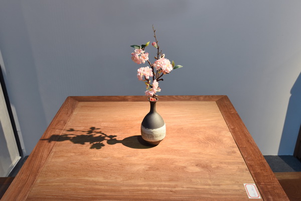 柔光下的紅木家具層次分明,更具中式意韻 柔光下的紅木家具層次分明,更具中式意韻