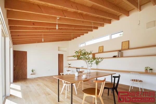 簡(jiǎn)單、通暢的家居空間,讓人置身其中能夠精神輕松 簡(jiǎn)單、通暢的家居空間,讓人置身其中能夠精神輕松