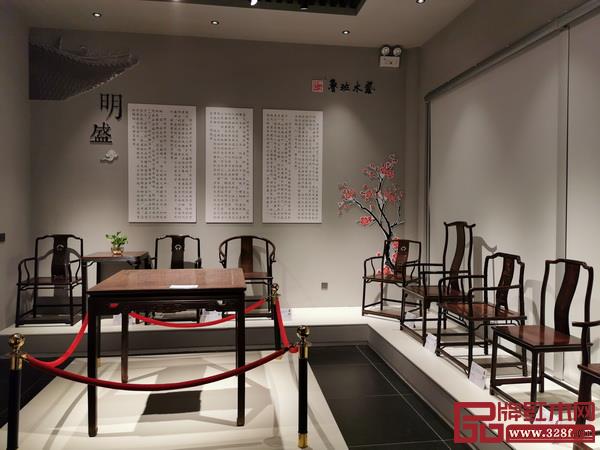 魯班木藝展覽館里的家具氣韻融通，不見斧鑿痕跡，可謂美輪美奐