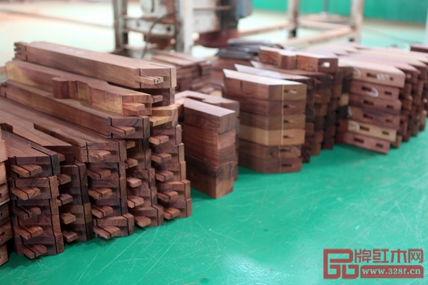 南枝紅紅木開好的榫頭 南枝紅紅木開好的榫頭