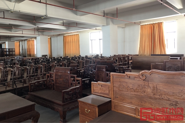 廠部大樓三四層為半成品和成品庫存空間 廠部大樓三四層為半成品和成品庫存空間