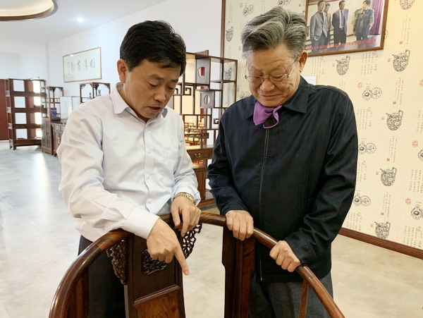 聯(lián)合國前副秘書長(zhǎng)沙祖康蒞臨新中式品牌雅晟紅木·檀一參觀