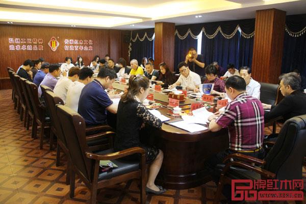 “穩(wěn)企業(yè) 提管理會議暨第三次執(zhí)行會長擴大會議”積極為企業(yè)搭建暢通的交流平臺 “穩(wěn)企業(yè) 提管理會議暨第三次執(zhí)行會長擴大會議”積極為企業(yè)搭建暢通的交流平臺