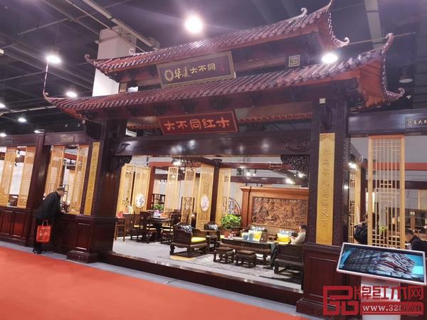 華廈·大不同亮相杭州精品博覽會(huì).jpg 華廈·大不同亮相杭州精品博覽會(huì).jpg