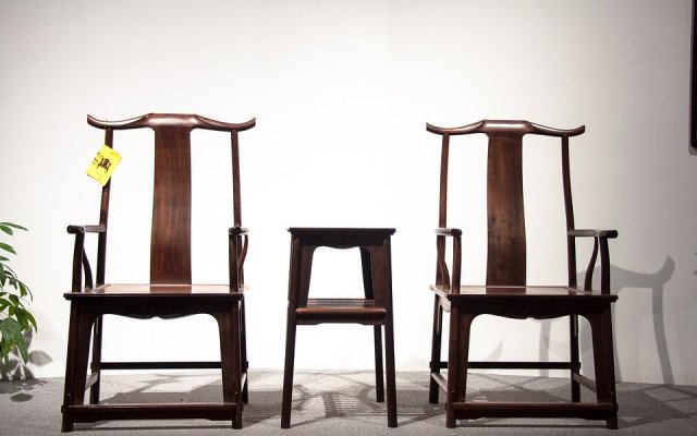 紅酸枝木家具是古典家具的主流 堅而重結構細膩