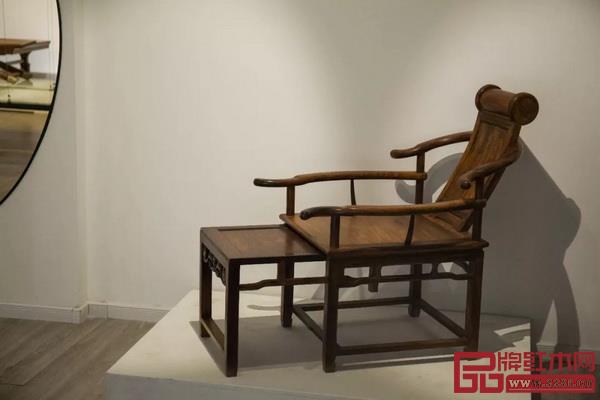 “黃花梨的秘密”明式家具賀歲展展品(圖片來自明清家具研習社) “黃花梨的秘密”明式家具賀歲展展品(圖片來自明清家具研習社)