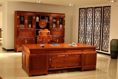 辦公紅木家具價(jià)格是怎樣的？紅木家具有哪些優(yōu)點(diǎn)