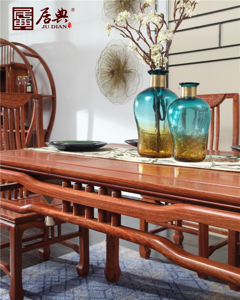 紅木桌子該怎么保養(yǎng)呢？如何進行擺放