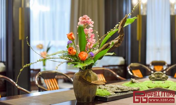 從東方花道藝術(shù)作品展示中感受“琴棋書畫詩(shī)酒花茶”中式雅致生活方式