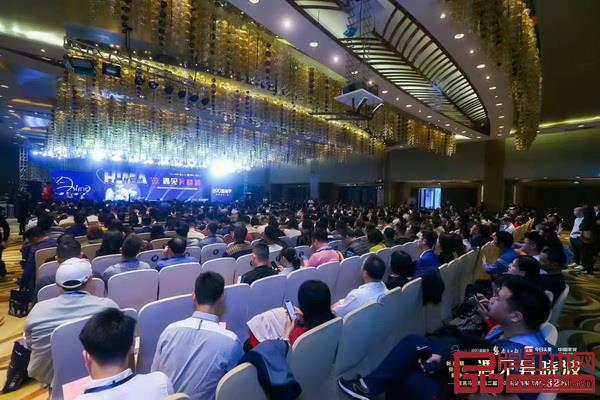 知名財(cái)經(jīng)作家、890新商學(xué)創(chuàng)始人應(yīng)邀在中山做“遇見吳曉波”之“新周期·新產(chǎn)業(yè)·新中產(chǎn)”主題演講 知名財(cái)經(jīng)作家、890新商學(xué)創(chuàng)始人應(yīng)邀在中山做“遇見吳曉波”之“新周期·新產(chǎn)業(yè)·新中產(chǎn)”主題演講