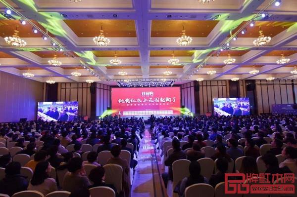 12月15日，以“合作 發(fā)展 創(chuàng)新”為主題的“花園購”新零售智慧紅木市場新聞發(fā)布會，在東陽市南馬鎮(zhèn)花園村舉行