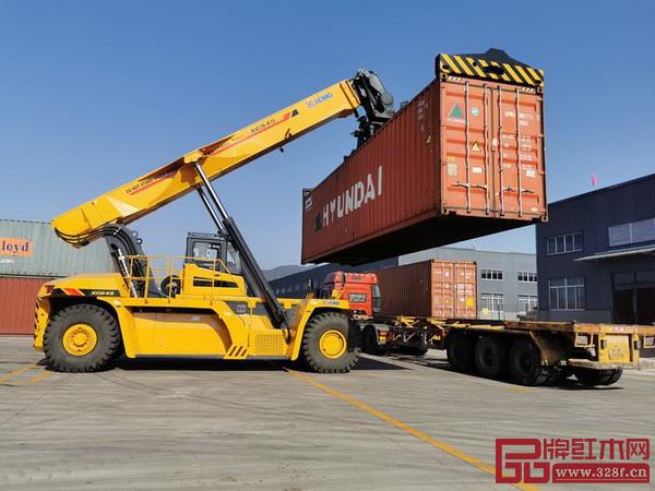 浙江省木材專營公用型保稅倉庫——東陽公用型保稅倉庫在東陽市經(jīng)濟開發(fā)區(qū)木材交易正式開倉運營