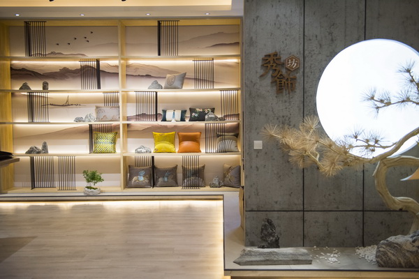 秀飾坊花園紅木家具市場的直營店,裝修新穎、軟飾齊全 秀飾坊花園紅木家具市場的直營店,裝修新穎、軟飾齊全