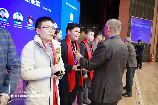 偉明軒紅木：不忘初心，牢記使命