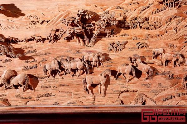 陳戴青大師木雕作品《百駿圖》掛屏雕刻栩栩如生 陳戴青大師木雕作品《百駿圖》掛屏雕刻栩栩如生