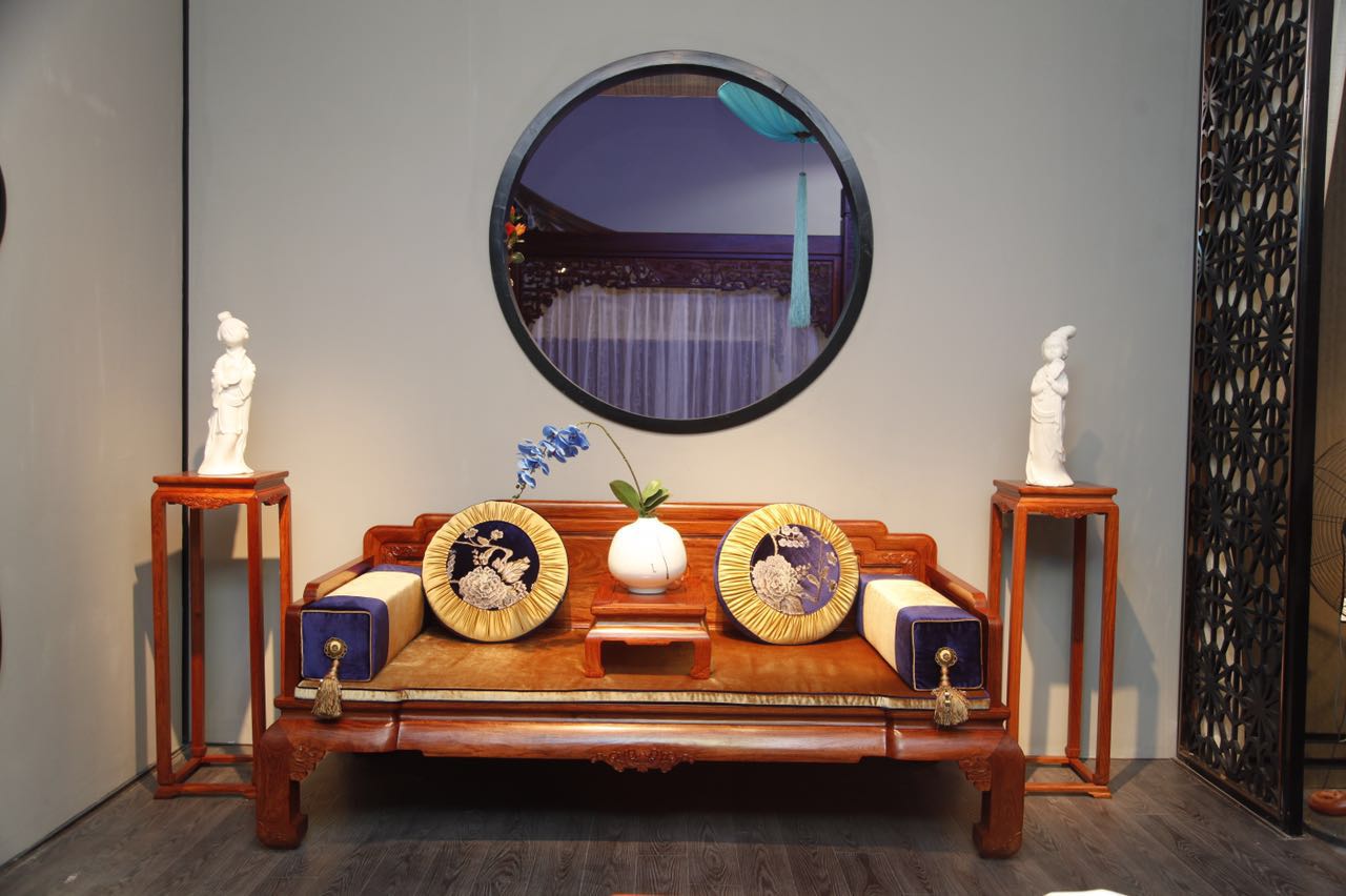 緬甸花梨羅漢床價格需要多少，緬甸花梨羅漢床怎么樣呢