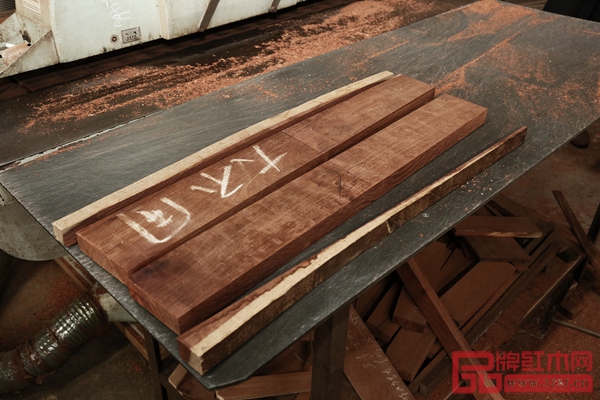 國方紅木家具中不含一丁點白皮，百分百的打造精品家具