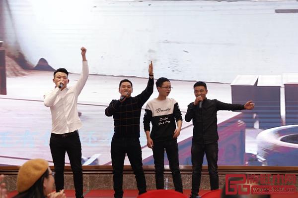 雅典紅木員工精心準備的部分節(jié)目表演