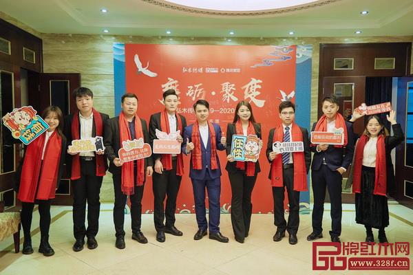 弘木傳媒商務(wù)記者部