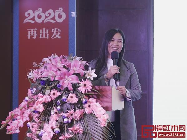 行政部總監(jiān)黃麗對(duì)2019年行政及財(cái)務(wù)情況進(jìn)行總結(jié)