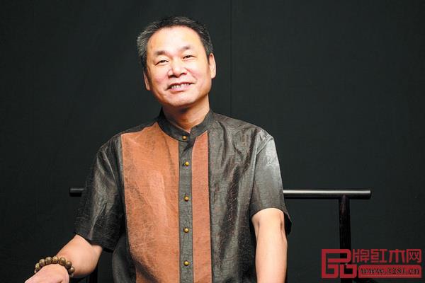 徐榮桃(榮鼎軒紅木董事長) 徐榮桃(榮鼎軒紅木董事長)