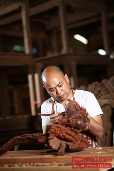 高級工藝美術(shù)師、國方家居技術(shù)總監(jiān)——陳正民 高級工藝美術(shù)師、國方家居技術(shù)總監(jiān)——陳正民