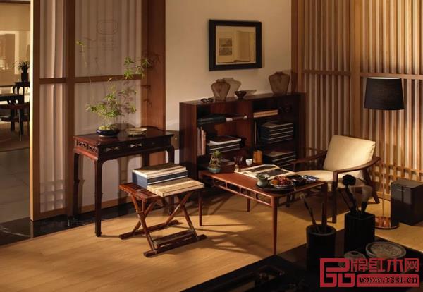 區(qū)氏家具打造的當(dāng)代書房一角即是簡單的工作室 區(qū)氏家具打造的當(dāng)代書房一角即是簡單的工作室