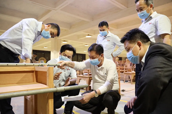 國(guó)壽紅木全線復(fù)工復(fù)產(chǎn)，車間全速生產(chǎn)