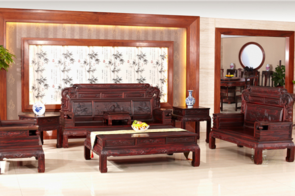 哪種黑酸枝家具最好？名典紅木為您介紹黑酸枝沙發(fā)怎么樣