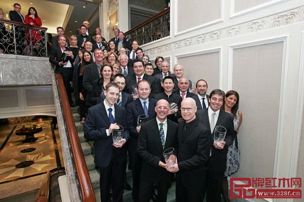 紅古軒成為“2011-2012年度全球gia家居創(chuàng)新大獎”中國獲獎單位,矚目業(yè)界 紅古軒成為“2011-2012年度全球gia家居創(chuàng)新大獎”中國獲獎單位,矚目業(yè)界