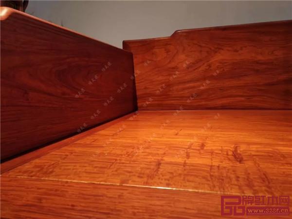 傳天匠紅木緬甸花梨產(chǎn)品圖 傳天匠紅木緬甸花梨產(chǎn)品圖