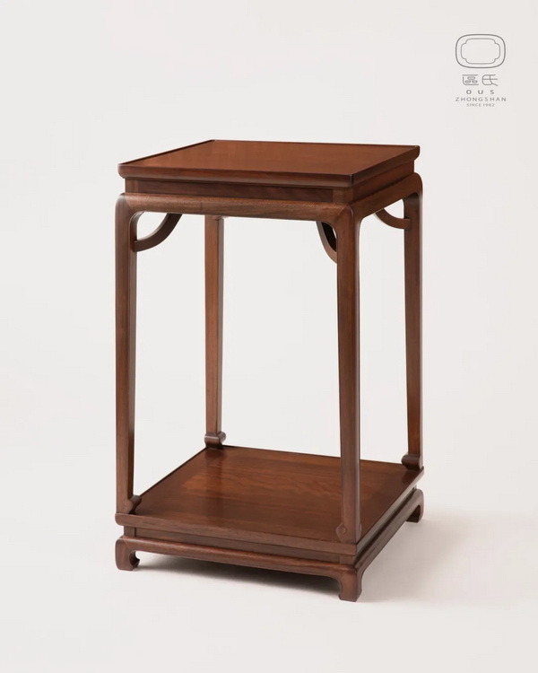 有束腰霸王棖帶座香幾 有束腰霸王棖帶座香幾