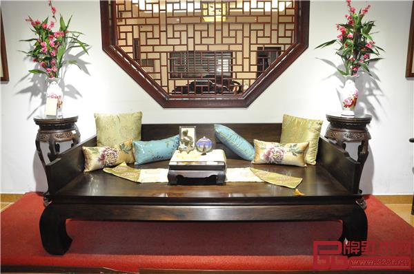 萬盛宇紅木:大紅酸枝光身羅漢床 萬盛宇紅木:大紅酸枝光身羅漢床