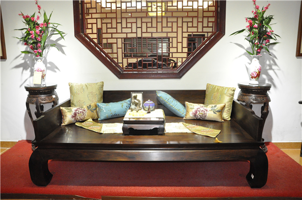 大紅酸枝最新行情，萬盛宇紅木講述為何越來越受歡迎？