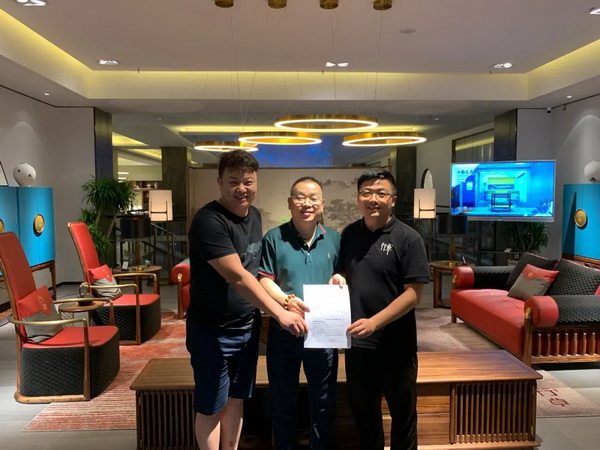 行草全系列旗艦店開業(yè)當(dāng)天，簽約不斷