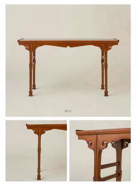 區(qū)氏家具 劍腿翹頭案 黃花梨(楠木心板) 長:147cm 寬:39cm 高:83cm A huanghuali recessed trestle-leg table, qiaotou’an 區(qū)氏家具 劍腿翹頭案 黃花梨(楠木心板) 長:147cm 寬:39cm 高:83cm A huanghuali recessed trestle-leg table, qiaotou’an