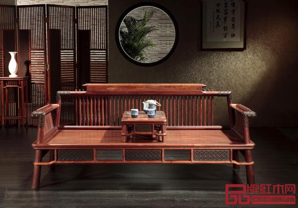 斜倚榻邊,悠然自得(紅古軒《紅尚羅漢床》) 斜倚榻邊,悠然自得(紅古軒《紅尚羅漢床》)