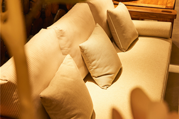 老榆木家具價格是多少？致遠家具為您分析老榆木家具好不好