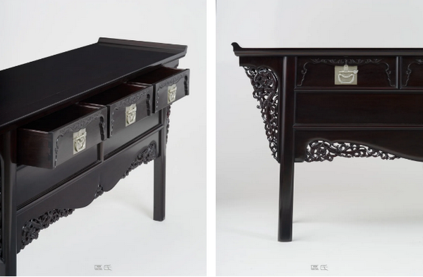 區(qū)氏家具 螭龍紋三聯(lián)悶戶櫥 小葉紫檀 長:196cm 寬:50cm 高:86cm A Zitan Carved dragon cabinet 區(qū)氏家具 螭龍紋三聯(lián)悶戶櫥 小葉紫檀 長:196cm 寬:50cm 高:86cm A Zitan Carved dragon cabinet