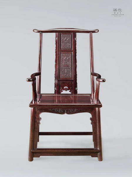 區(qū)氏家具 福慶紋四出頭宮帽椅 小葉紫檀 長:63cm 寬:49cm 高:50cm 通高:121cm A Ziytan Fuqingwen four head palace hat chair 區(qū)氏家具 福慶紋四出頭宮帽椅 小葉紫檀 長:63cm 寬:49cm 高:50cm 通高:121cm A Ziytan Fuqingwen four head palace hat chair