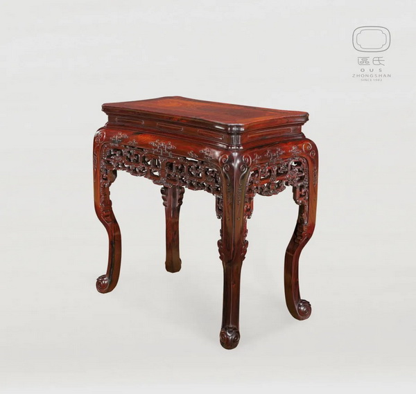 區(qū)氏家具 凹腰拐子紋小桌  酸枝  長:86cm  寬:42cm  高:86cm  A Suanzhi Concave Waist Dragon table