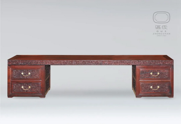 區(qū)氏家具 雕四季花電視柜  酸枝  長:240cm  寬:50cm  高:51cm  A Suanzhi Concave Waist Dragon table