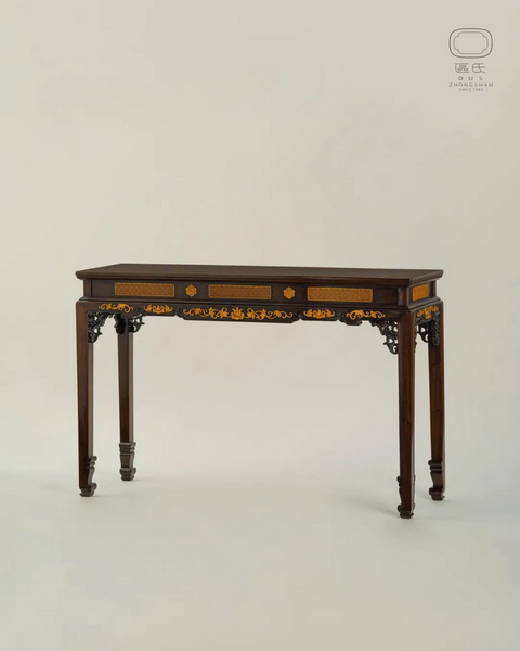 區(qū)氏家具 束腰鑲嵌黃楊條桌  酸枝  長:125cm  寬:38cm  高:81cm  A Suanzhi Table set with boxwood at waist