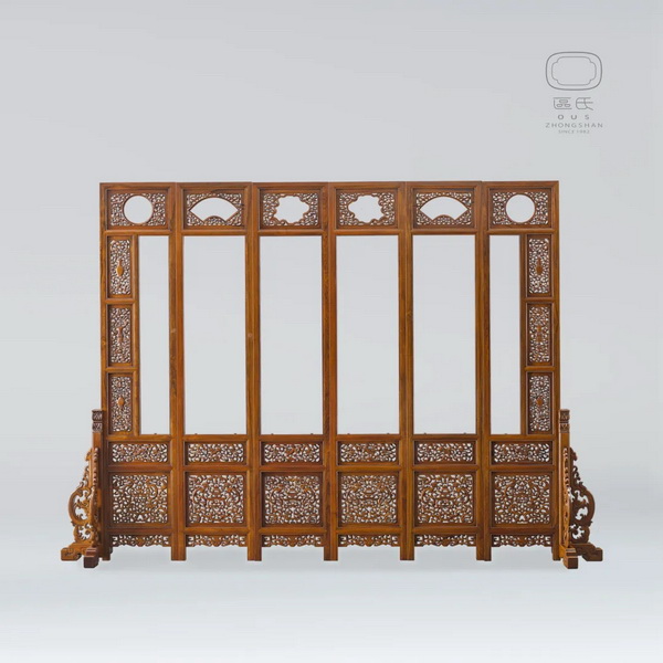 區(qū)氏家具 透雕螭龍捧壽紋六扇圍屏  白酸枝  長:288cm  高:238cm  A Baisuanzhi Carved dragon grain holds longevity character grain six screen