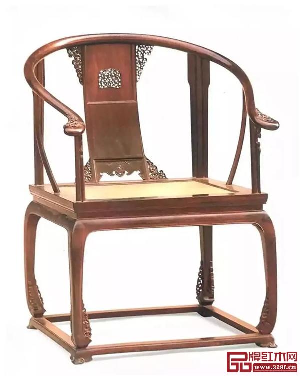 清 紫檀有束腰帶托泥透雕卷草紋圈椅 清 紫檀有束腰帶托泥透雕卷草紋圈椅