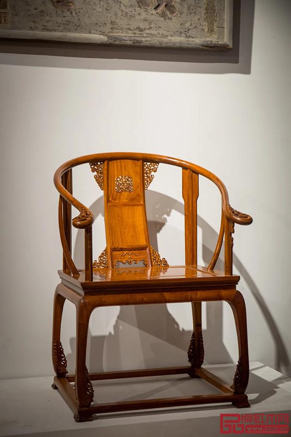 紅橋紅制器 / 皇宮圈椅 紅橋紅制器 / 皇宮圈椅