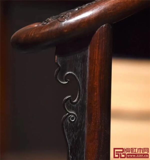 紫檀有束腰帶托泥圈椅局部細(xì)節(jié)圖 紫檀有束腰帶托泥圈椅局部細(xì)節(jié)圖