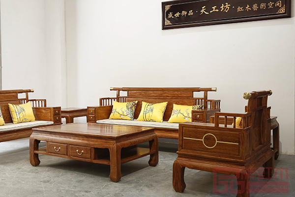 天工坊紅木《初心沙發(fā)》詮釋初心,傳承傳統(tǒng)工藝,做工精細 天工坊紅木《初心沙發(fā)》詮釋初心,傳承傳統(tǒng)工藝,做工精細